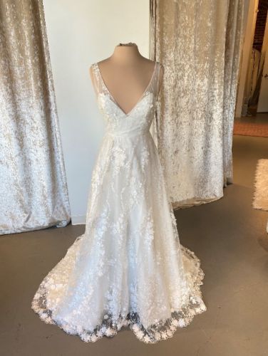 Carries Bridal Wedding Dress - 