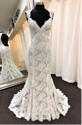 Watters/Wtoo Backless Lace Gown