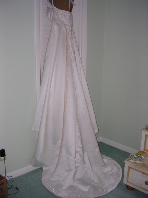  Gorgeous Ivory Alfred Angelo Wedding Dress
