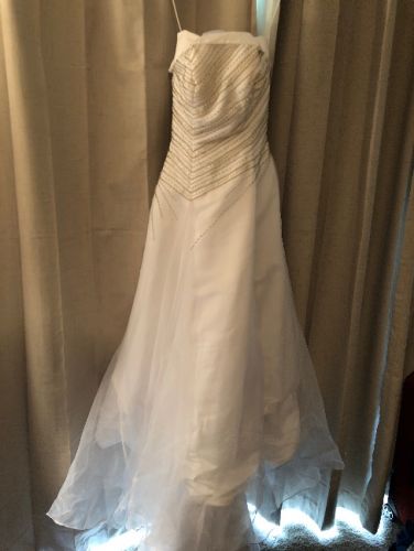 New, Never Worn White Wedding Dress