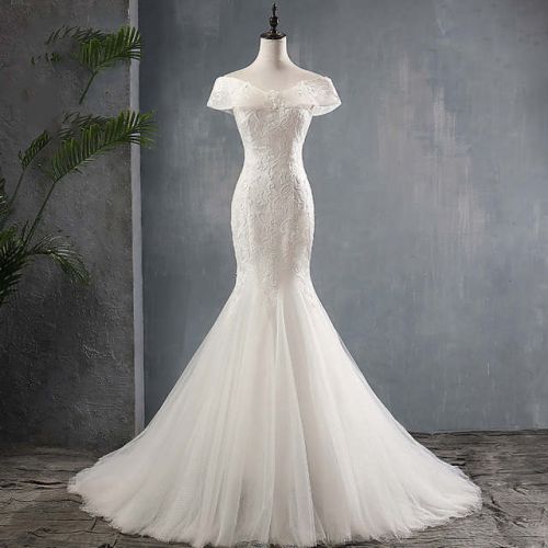 Wedding dress available in all size