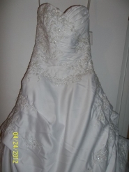 Beautiful Brand New Wedding dress sz 0-2 