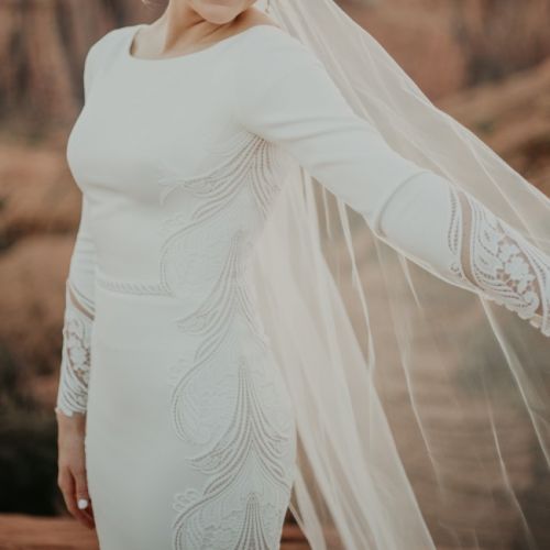Stunning wedding dress and veil