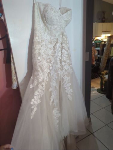 New David&#039;s bridal wedding dress
