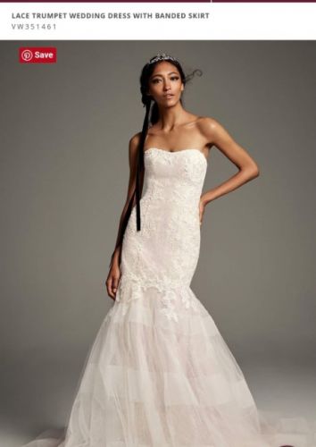 Vera Wang Lace Trumpet Wedding gown