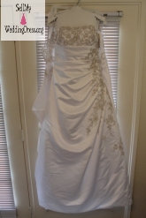 Brand New David&#039;s Bridal Gown V9665