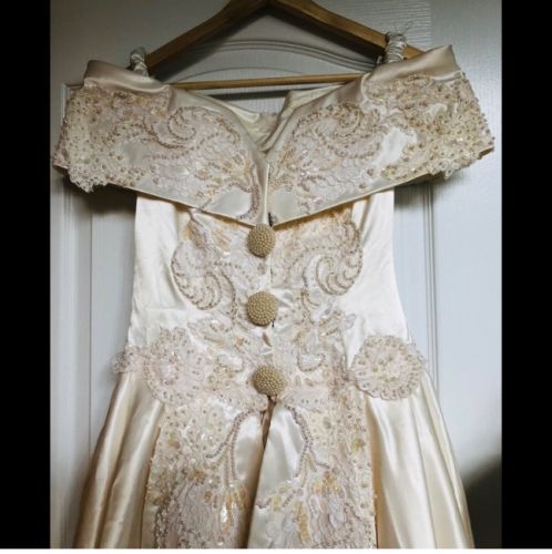 STUNNING VTG CUSTOM DRESS SET/POUCH