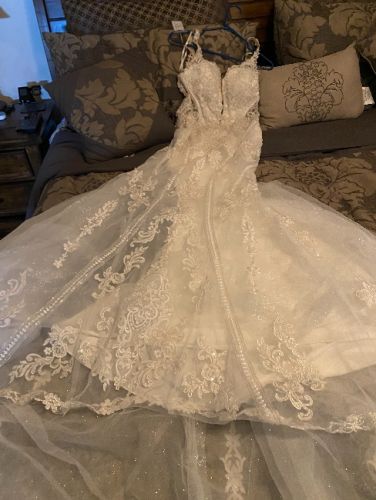 Ivory wedding dress  new never worn