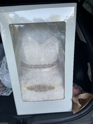 Size 16 unaltered wedding dress