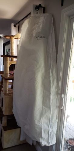 Brand new un-altered wedding dress