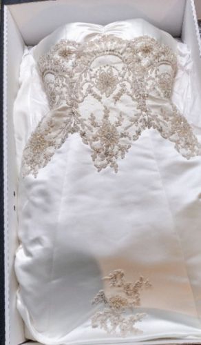 Oleg Cassini CE239 Ivory/Champagne