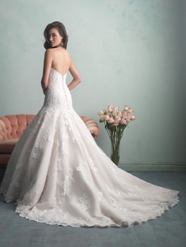 BRAND NEW w/ tags. Allure Bridals