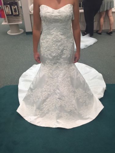 Brand new never worn wedding dress