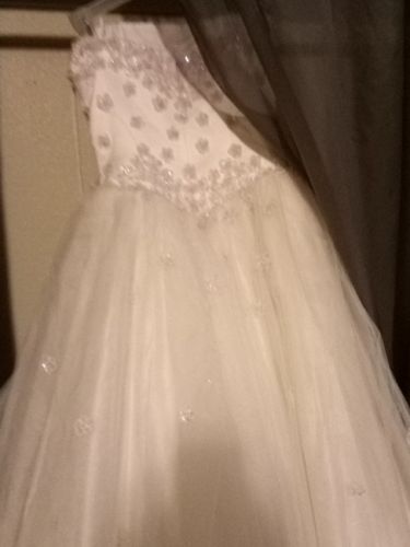 Wedding dress 