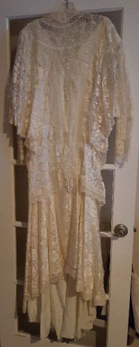 Vintage Ivory Lace Wedding Dress