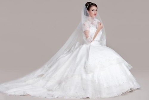 model in the dress.jpg