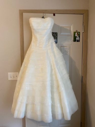 Beautiful Like New Vera Wang