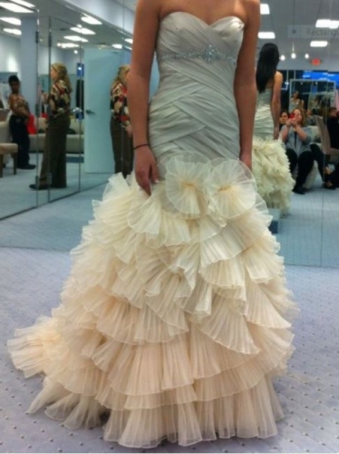 STUNNING CREAM UNIQUE Wedding Dress