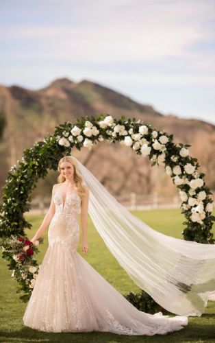 Brand New Martina Liana Wedding Dre