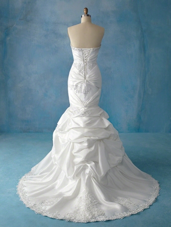 wedding dress back.jpg