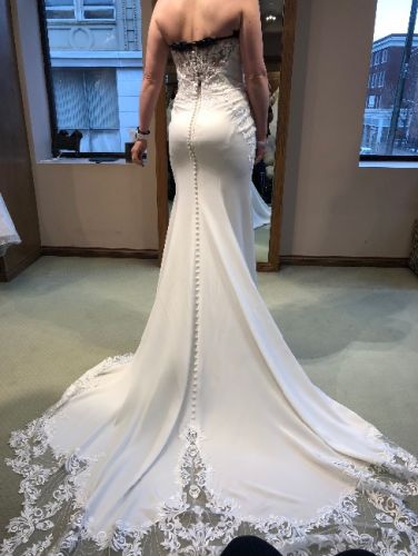 BRAND NEW NEVER WORN!!!!!