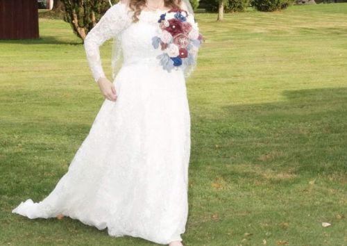 Long sleeve Ivory wedding dress