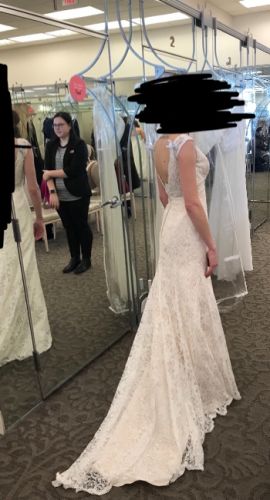 Beautiful brand new wedding dress 