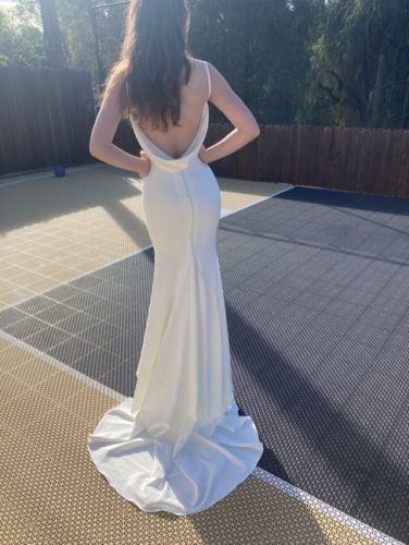 Simple elegant wedding dress with w