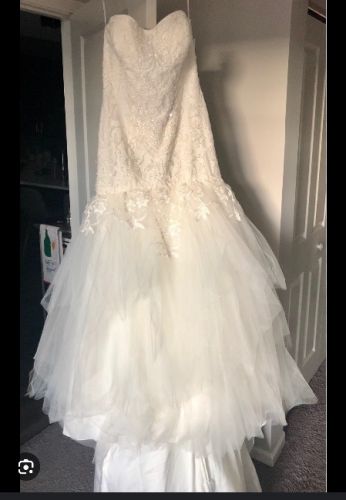 Oleg Cassini Wedding dress