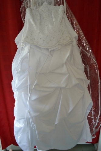 New w/ Tags Maggie Sottero gown!