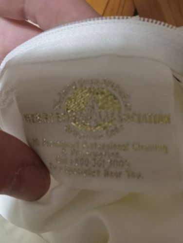 BEAUTIFUL NEVER WORN SLEEVELESS 