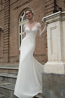 Sheath/Column V-Neck