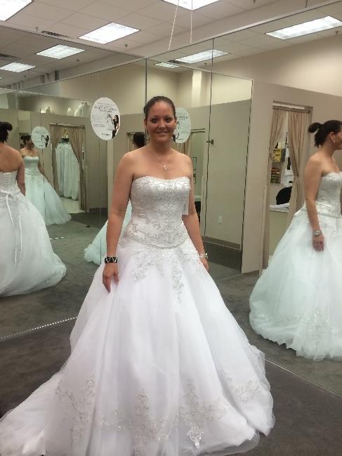 Kentucky : Beautiful wedding dress!! : Sizes 12+